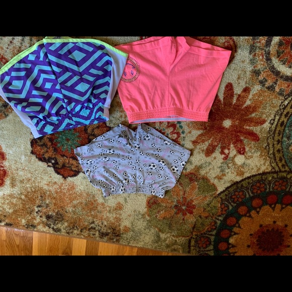 Girls shorts - Picture 2 of 3
